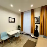 Paris Centre Ideal For Tourists And Business